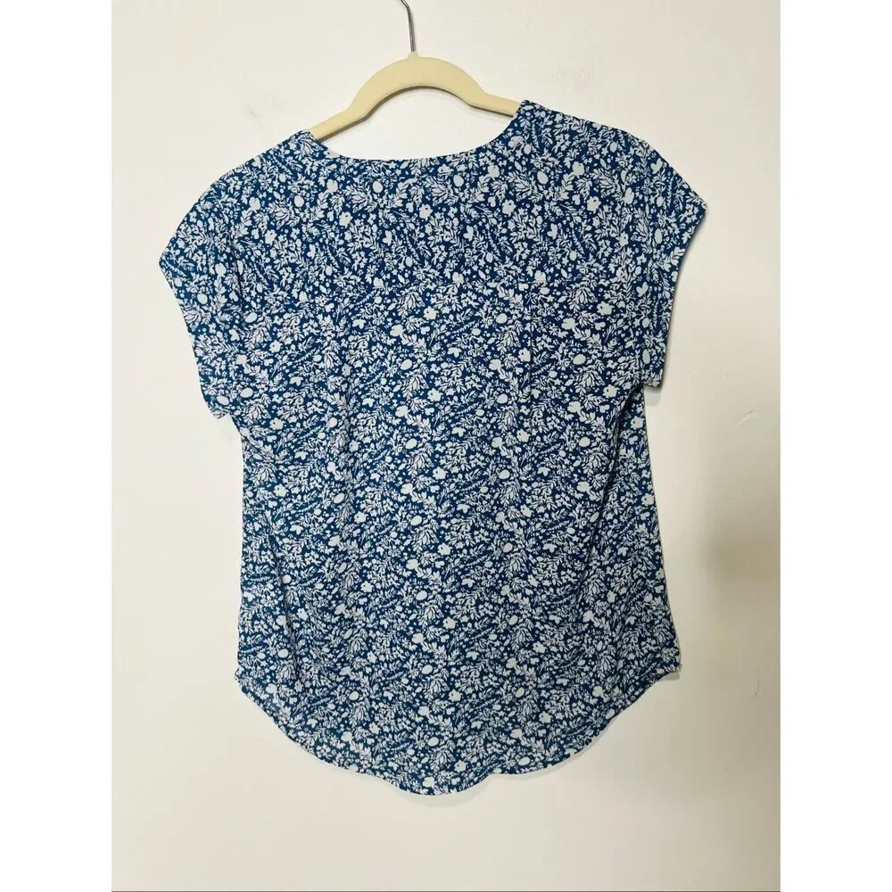 Monday Fun Denim Blue White Floral Cap Sleeve Blouse Sz S - Picture 7 of 7